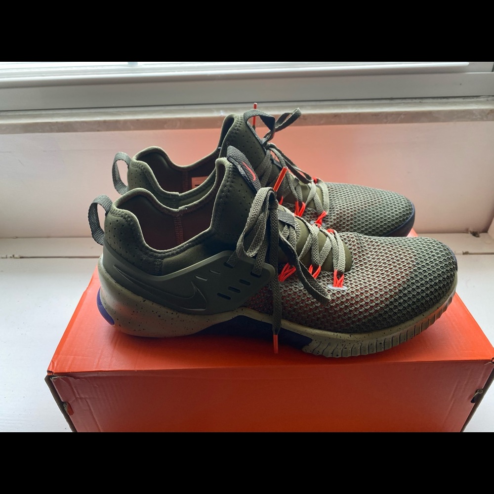Nike Free x Metcon Men Size 11.5 Olive/Neon Orange